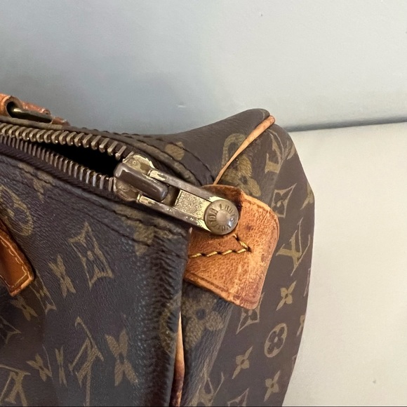 Louis Vuitton Monogram Canvas Speedy 30
(Authentic Pre-Owned) Women's VI0930 - Picture 8 of 16
